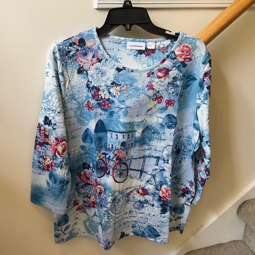 size XL, bust up to 44" inches, beautiful cottage core shirt, new condition - Picture 9 of 10